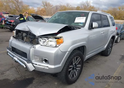 2010 Toyota 4Runner Sr5 V6 z USA, uszkodzony, nr VIN JTEBU5JR1A5003285